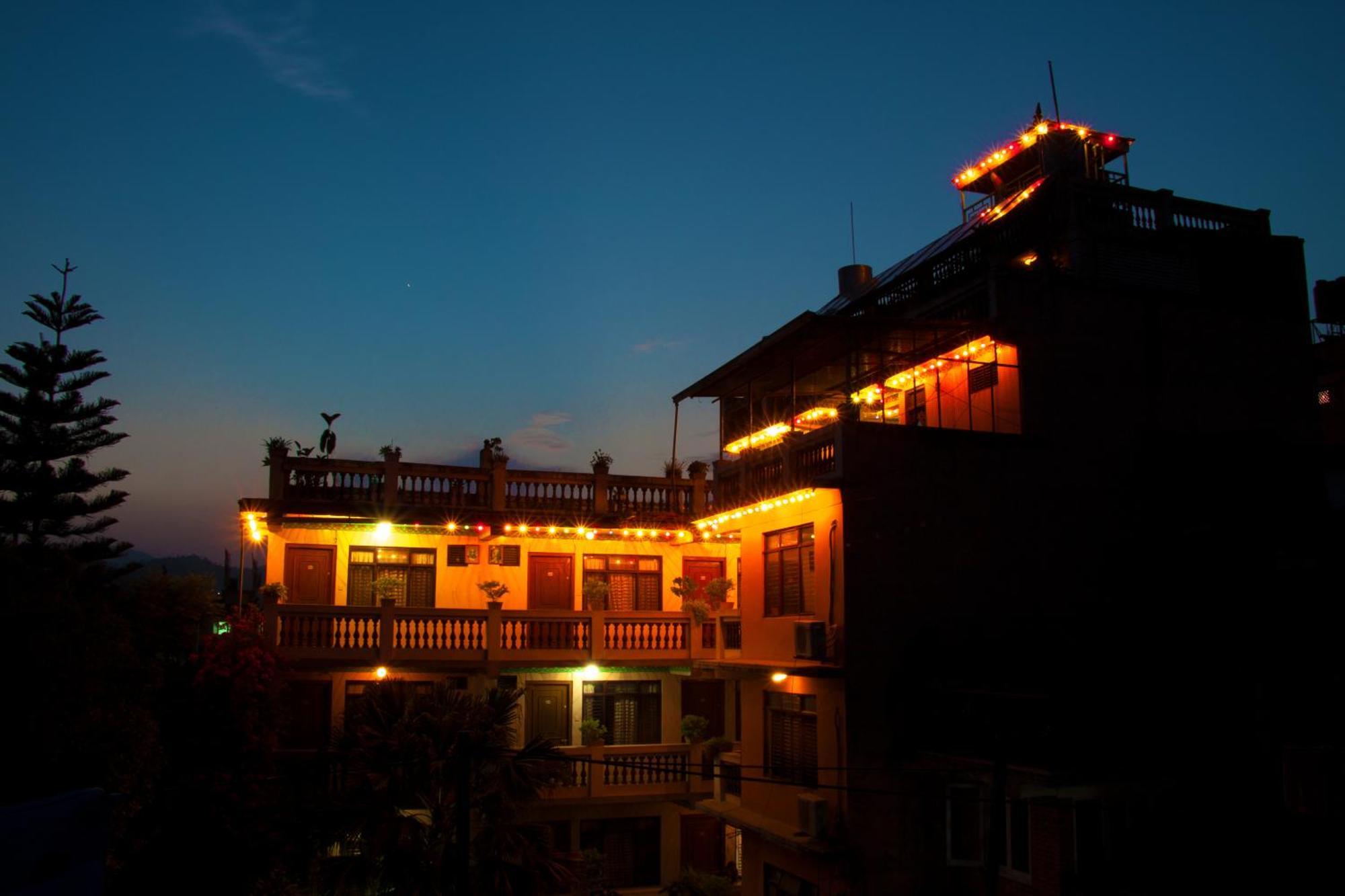 Hotel Metropolitan Kantipur Катманду Екстер'єр фото