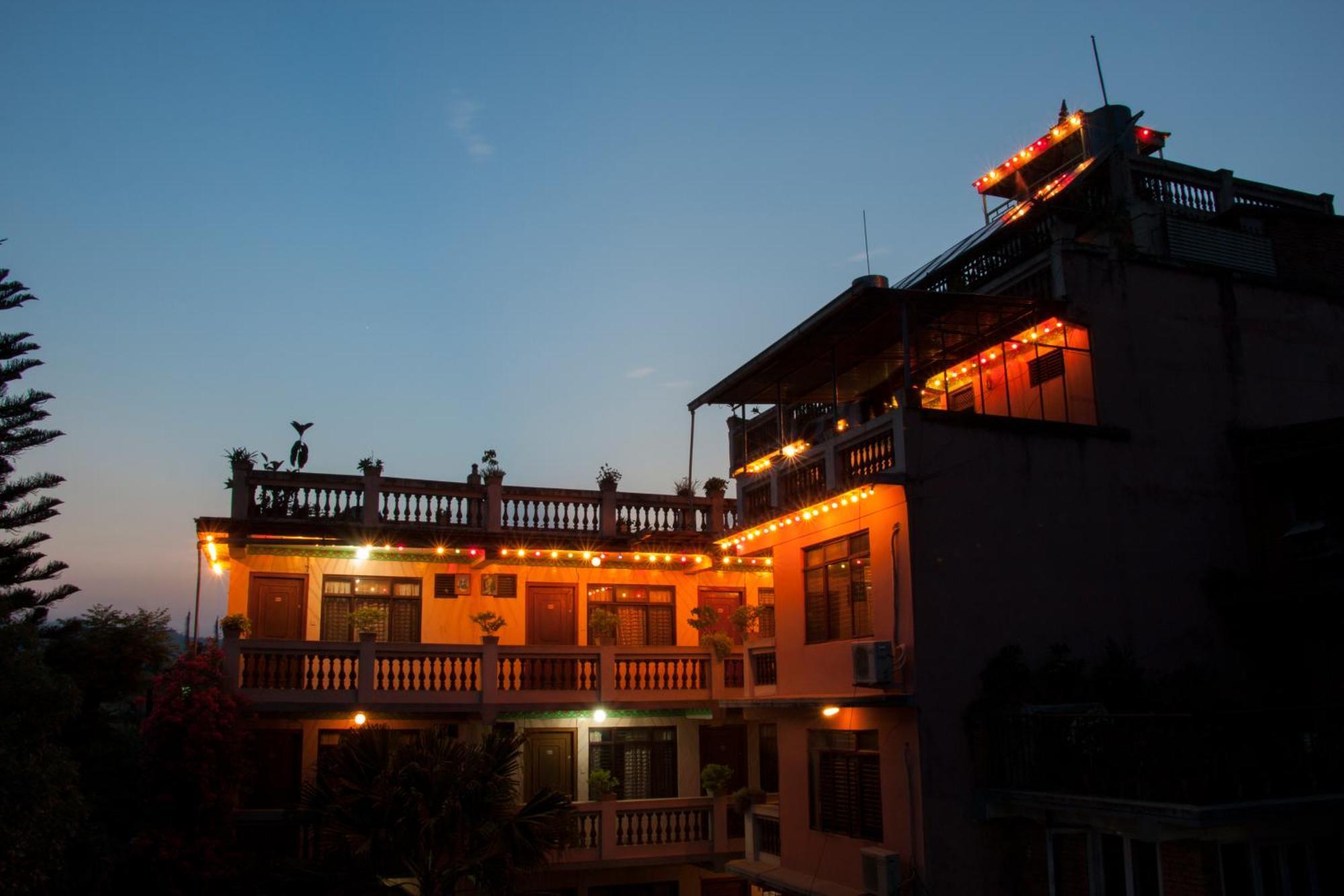 Hotel Metropolitan Kantipur Катманду Екстер'єр фото