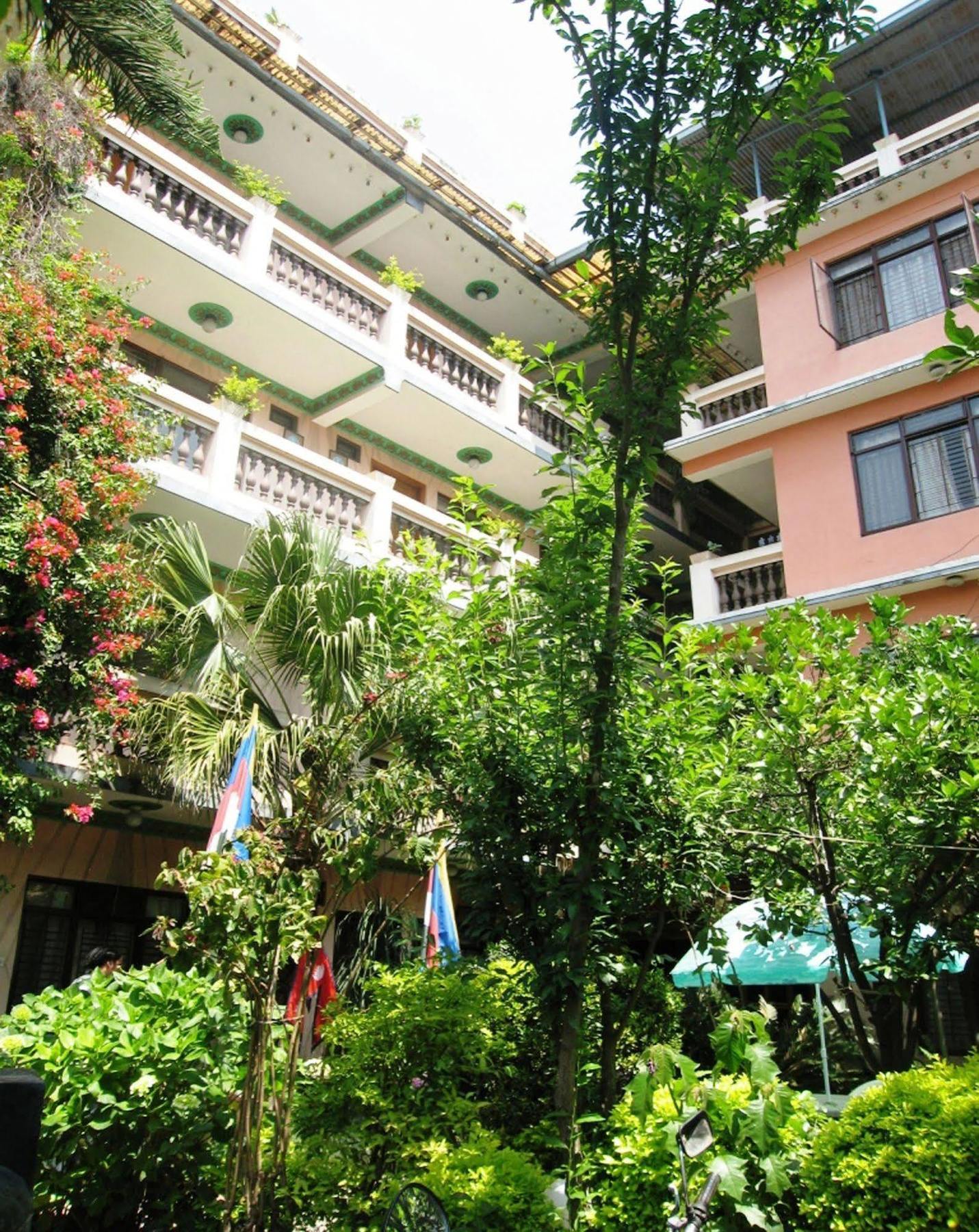 Hotel Metropolitan Kantipur Катманду Екстер'єр фото